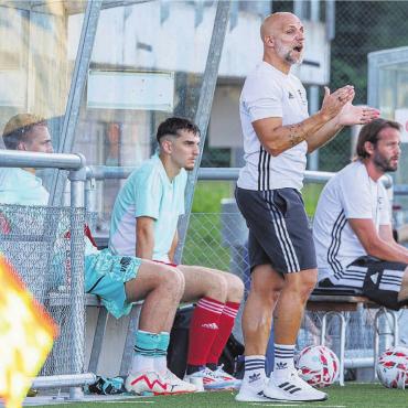 «Reine Kopfsache» - Muri-Trainer Luca Ferricchio ist nicht zufrieden mit dem bisherigen Abschneiden des Teams. Er verlangt von jedem der Spieler 100 Prozent in jedem Spiel. «Sonst reicht es einfach nicht.» Bild: Archiv/hus