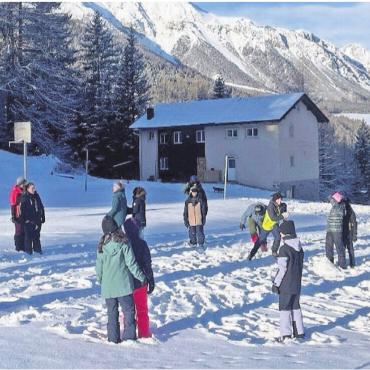 Grüsse aus dem Schnee - Frische Luft, Sonnenschein, Schnee und jede Menge Spass. Bild: zg
