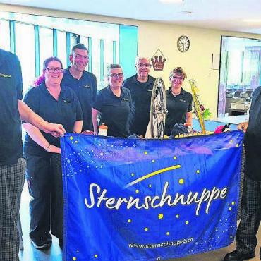 Jeder Rappen zählt - Dominik Rüttimann, links mit seinem Team vom Planzer-Restaurant «Plavissimo», Industrie Villmergen. Bild: zg