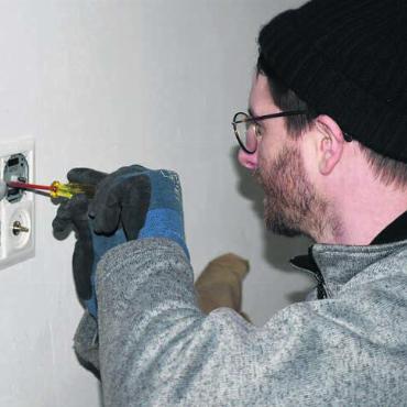 Ateliers bald fertig - Fürs Elektrische braucht es einen Spezialisten: Stephan Wespi.