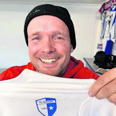 Wechsel neben dem Platz - Ronny Minkwitz und der FC Wohlen. Es ist eine Liebesgeschichte mit Hindernissen. Der 30-Jährige wird aber trotz Weggang zum FC Baden mit dem Verein eng verbunden bleiben. Bild: Stefan Sprenger