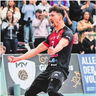 Besser geht es kaum - Hatte in dieser Saison viel Grund zum Jubeln: Tim Köpfli. Bild: @lars_bilder (Instagram)