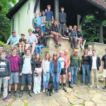 Wallfahren mit Velo und Töffli - Natürlich durfte auch das Gruppenbild nicht fehlen. Bild: zg