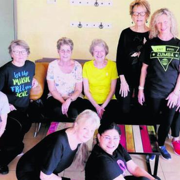 Neues Tanzlokal bezogen - Sie sind froh, wieder in Wohlen zu sein: die Tanzgruppe der Pro Senectute. Bild: zg