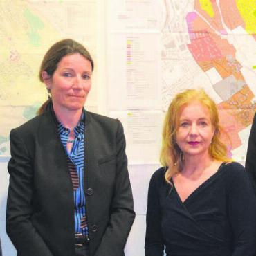 Neue Spitex gefunden - Sie streben eine Zusammenarbeit an: (v. l.) Daniel Stark (Zufiker Gemeindeammann), Natascha Brunold (Zufiker Gemeinderätin), Christine Kaspar Frei (Geschäftsführerin Spitex Freiamt) und Pascal Gregor (Präsident Spitex Freiamt). Bild: Roger Wetli