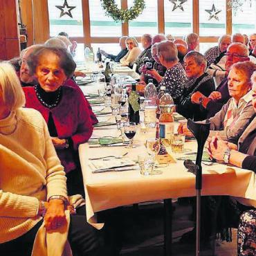 90 Personen feierten