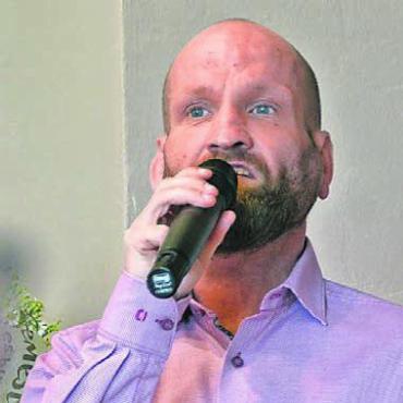 Immer mehr junge Leute - Simon Meier erläuterte die laufende Wohnkonzeptionierung.