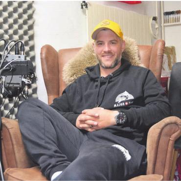 Mehr als reine Passion - In seinem Keller produziert Nicco Kurmann seinen Fischerei-Podcast. Bild: Roger Wetli