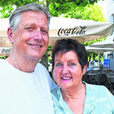 Die Open-A ir-Macher - Die Open-Air-Verantwortlichen von Wohlen: Pitsch und Irene Bachmann garantieren wunderbare Filmabende unter dem Sternenhimmel – nun zum 31. Mal.
Bild: Daniel Marti