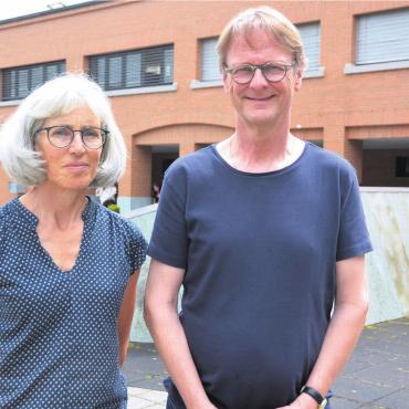 Schüler sind früher erwachsen - Anita Schertenleib und Thomas Leitch unterrichteten über 3,5 Jahrzehnte an der Kreisschule Mutschellen. Bild: Roger Wetli