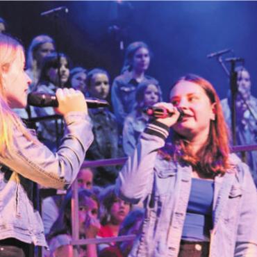 Gänsehaut-Momente - Selina und Lea sind bereits Profis und überzeugen mit ihrem Solo.