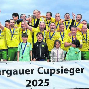 Jubel bei Wohlen und Mutschellen - Das einzige von drei Mutscheller Finalteams, das gewonnen hat: Die Senioren 40 .