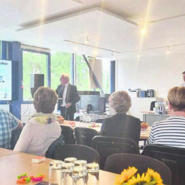 Zu Gast in Oberrüti - Am Café Fédéral der Mitte Bezirk Muri wurde über verschiedene spannende Themen referiert. Bild: zg