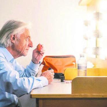 Emil und Niccel Steinberger live vor Ort - Der Dokumentarfilm von Emil Steinberger wird am Open-Air-Kino gezeigt. Der Kabarettist wird mit seiner Ehefrau Niccel in Wohlen zu Gast sein. Bild: zg