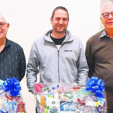 Abend der Rekorde - Das diesjährige Podium (von links): Werner Meier (2. Rang), Sieger Stefan Meyer und der Drittplatzierte Peter Rufer. Bild: zg
