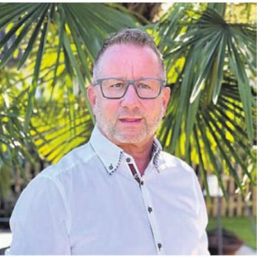 Apfelküchlein zum Erfolg - Künftiger Gemeindeammann von Büttikon: Thomas Berger.