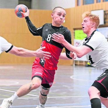 Plötzlich Spielmacher - Vom Flügel zum Spielmacher: Wohlens Roman Eigenmann erzielte ein Tor. Bild: Jan Gelpke