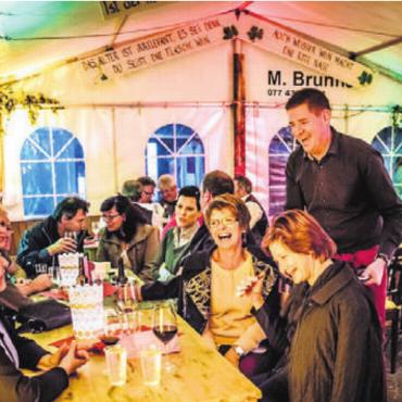 Für gute Stimmung ist gesorgt - Für das leibliche Wohl wird gesorgt. Bild: zg