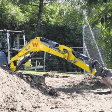 Feuchtbiotop Bleichi - Der neue Standort des Feuchtbiotops: Die Arbeiten am Hofmattenweg haben diese Woche begonnen. Bild: dm