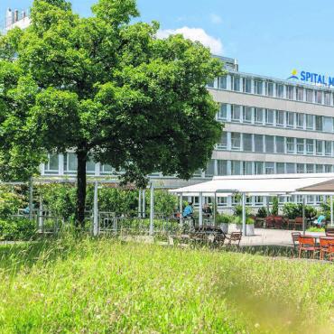 «Sind das Herzstück des Spitals» - Eitel Sonnenschein am Spital Muri? Das Bild täuscht. Der Entscheid, die Geburtenabteilung zu schliessen, löst viel Echo aus. Bild: Spital Muri