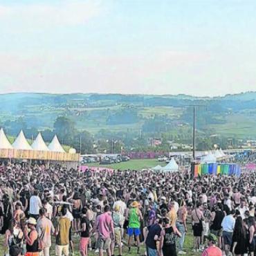 Ein Festival, das elektrisiert - Idyllisch, friedlich, heiss: Das Hive Air 2025 ist in vielerlei Hinsicht eine perfekte Ausgabe. Dennoch kamen 5000 Besucher weniger als im Vorjahr. Bilder: Stefan Sprenger / Stefan Hotz