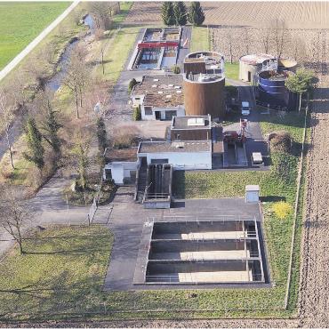 Deutlich weniger Abwasser - Die ARA Chlostermatte direkt an der Bünz – der Betrieb läuft sehr konstant.   Bild: zg