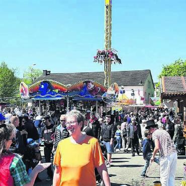 Der Mann im Hintergrund - Auch am diesjährigen Ostermontagsmärt wird sich der Casinoplatz in ein Paradies mit Karussell für Kleinere und Fun-Bahnen für Ältere verwandeln.