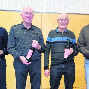 Seit 40 Jahren dabei - Die Jubilare: Max Kuhn, Alfred Krähenbühl, Kari Brunner, René Grob (von links). Bild: zg