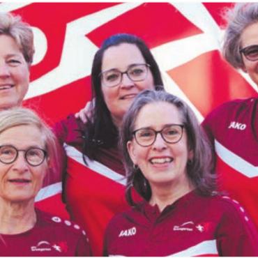 Ein Jahr voller Energie und Gemeinschaft - Der Vorstand der Frauenriege Bremgarten: (vorne v. l.) Christina Schäpper, Pia Bienz, (hinten, v. l.) Bea Blumenthal, Debora Füglistaler und Karin Fischer. Bild: zg