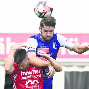 Nur wenig Highlights - Wohlen (oben Alban Pnishi) ist besser dran als Muri (Marko Bicvic). Bild: awa