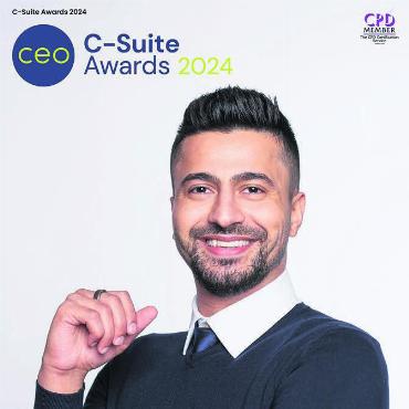 «Grosse Ehre für harte Arbeit» - Als «Software COO of the Year Europe 2024» landete Bejan Choschnau, COO der Infona AG, auf der Titelseite des Magazins «C-Suite Awards». Bild: pd