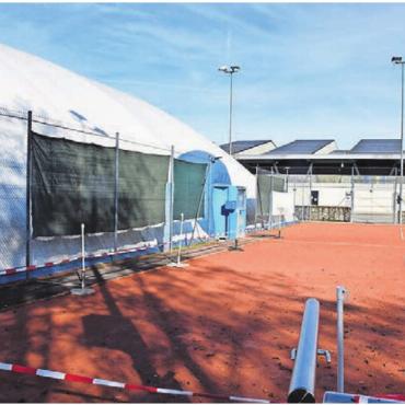 Die Fairness setzte sich durch - Der Tennisclub Wohlen Niedermatten kann rasch die Umsetzung angehen: Je zwei Hallenplätze und Aussenplätze werden mit einem Hartbelag versehen.