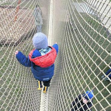 Viel Aufenthaltsqualität - Auf der neuen Hängebrücke geht es für Mutige hoch hinaus.