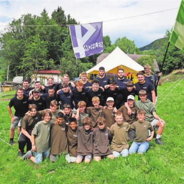 In idyllischer Landschaft aktiv - Die Teilnehmer des diesjährigen Lagers lassen sich durch das durchzogene Wetter die Freude nicht verderben.