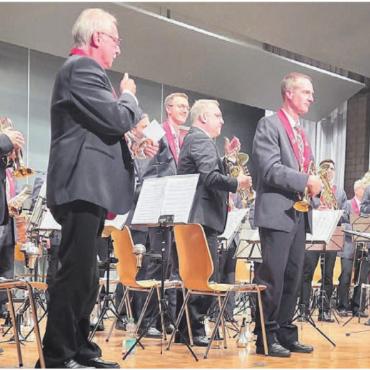 Blasmusik zum Geniessen - Der Musikverein Jonen durfte beim Jahreskonzert viel Applaus und Begeisterung erfahren. Bilder: Alphonse Hauser