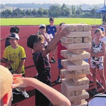 Olympiade mit elf Posten - An der Olympiade mussten verschiedene Postenarbeiten gelöst werden.