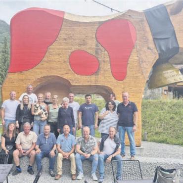 60 Jahre Stöckli Bau AG - Das Stöckli-Team mit Begleitung genoss einen tollen Jubiläumsausflug. Bild: zg