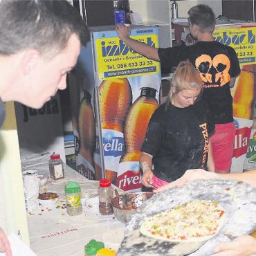 Pizzafäscht mit Public Viewing - Es warten feine, selbst gemachte Pizzen. Bild: Archiv/zg