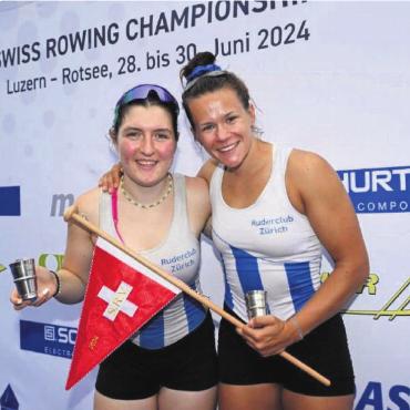 Souverän den Titel geholt - Ilaria Moi und Olivia Roth (rechts) gewinnen im Elite-Zweier ohne Steuerfrau. Bild: zg
