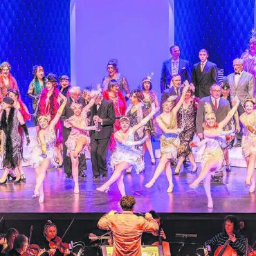 «Wieder etwas ganz Neues» - Vor einem Jahr überzeugte die Operettenbühne Bremgarten mit dem Stück «Die Fledermaus». Schon damals harmonierten Ballett, Solisten und Chor auf der Bühne. Auch das neue Stück «Die Zirkusprinzessin», das nächstes Jahr aufgeführt wird, soll das Publikum überzeugen. Bild: Archiv
