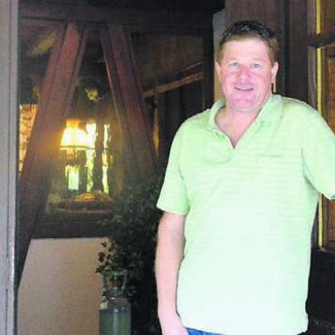 Vor allem für Familien - Peter Wyrsch im Guggibad. Er freut sich, dieses künftig auch als Restaurantbetrieb zu führen. Bild: Archiv