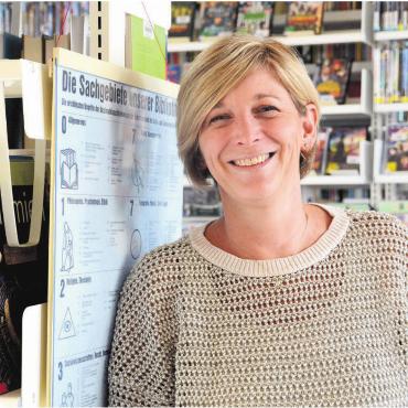 «Ihr habt das Dorf kultiviert» - Bibliotheksleiterin Christina Eppisser und ihr Team erhalten von der Bevölkerung viel Lob für ihre Arbeit. Noch wichtiger sind aber die wertvollen Inputs, wie die neue Bibliothek gestaltet werden soll. Bild: Chregi Hansen