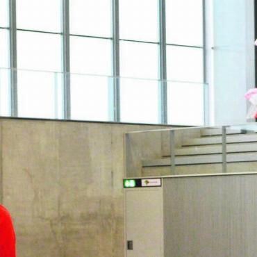 Leichtgewichte fliegen wieder - In der Sporthalle Burkertsmatt werden Piloten aus sieben Ländern ihr Können gegenseitig messen. Bild: Archiv
