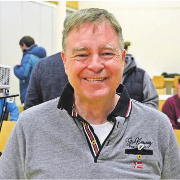 Umgang mit externen Nutzern - Chris Springer, Präsident der Abgeordnetenversammlung, stellte die Vision des Sportzentrums Burkertsmatt vor. Bild: Roger Wetli