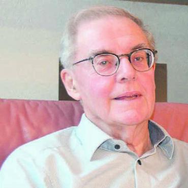 «Nachts ist es besser für einen Thriller» - Hansjörg Anderegg bevorzugt Krimis anstatt Liebesromane. Bild: Archiv
