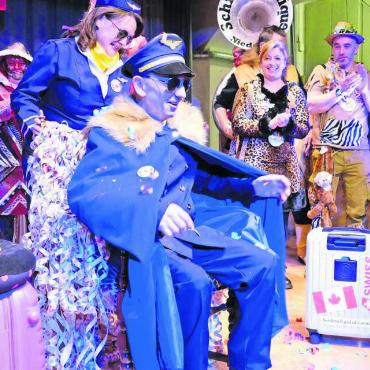 «Fünfte Jahreszeit» angebrochen - Er führt als Pilot durch die Niederwiler Fasnacht: Rolf Mettier ist der neue Ehrenschränzer. Bilder: Stefan Treier