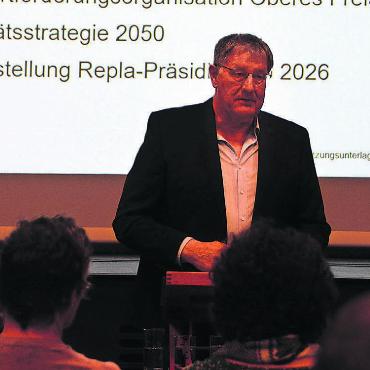 An vielen Fronten am Werk - Startet in sein letztes Jahr als Präsident der Repla Oberes Freiamt: Pius Wiss. Bild: Annemarie Keusch