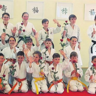 Ihre Fähigkeiten bewiesen - Glückliche Gesichter nach der Gurtprüfung. Alle Judokas haben bestanden. Bild: zg