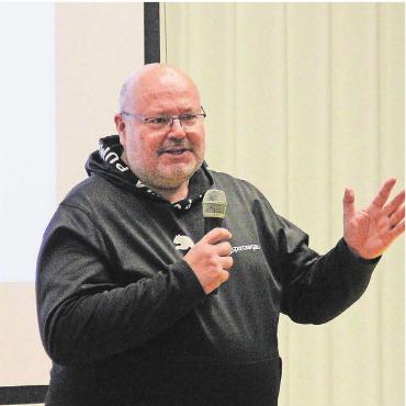 Soziale Ungleichheit droht - IG-Präsident Jörg Sennrich sieht das Fundament unserer Gesellschaft in Gefahr. Bild: Patrick Fischer
