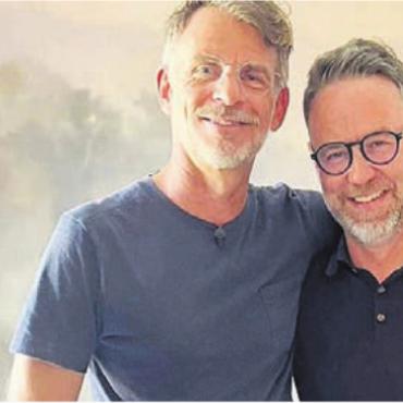 Grosse Erleichterung im Alltag - Gute Laune auch bei Andrin Schweizer (links) mit Nik Hartmann ...